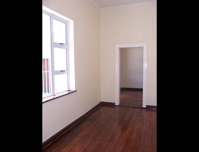 5 bed property to rent in SALT RIVER